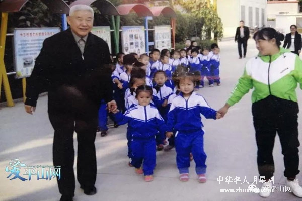 将军扶贫扶智扶心之路——贾雪阳将军和少儿军校