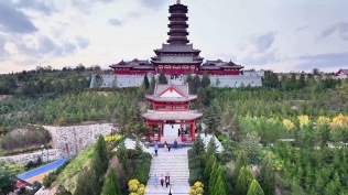 郝文武爱航拍第十一季：美丽的山西憨山风景区，她的夜景也很美丽